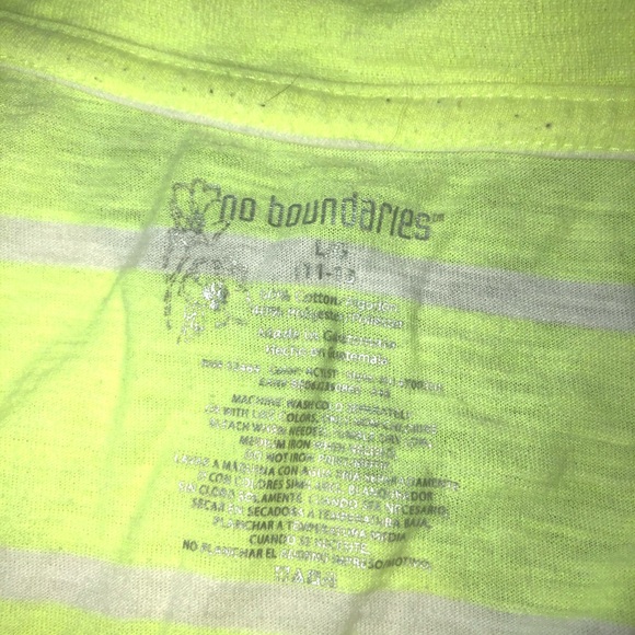 No boundaries. Yellow shirt. (Large) - Picture 2 of 2